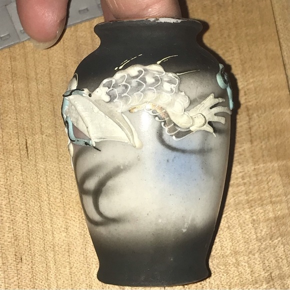 Vintage Moriage Dragon Ware Mini Vase Porcelain Hand Painted Blue Eyed Dragon - Picture 7 of 12